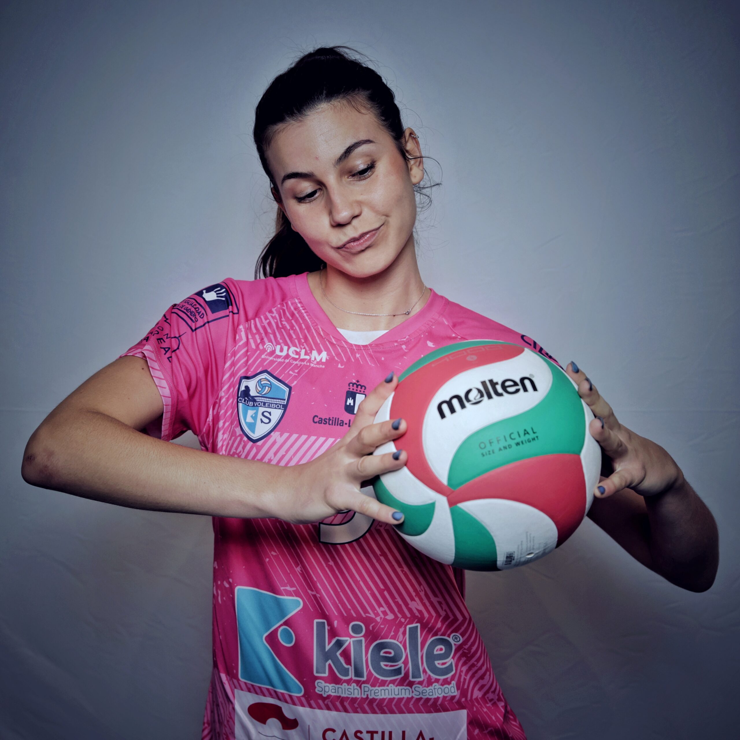 Denia Bravo brilla en el ‘Siete Ideal’ de la jornada tras la épica victoria del CV Kiele Socuéllamos, que ya prepara su partido ante el CV Melilla - Todo el deporte de La Mancha