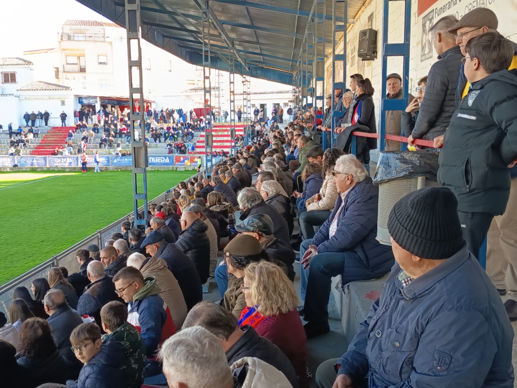 El CP Villarrobledo empata ante el Huracán de Balazote en un derbi marcado por la polémica arbitral (1-1) - Todo el deporte de La Mancha